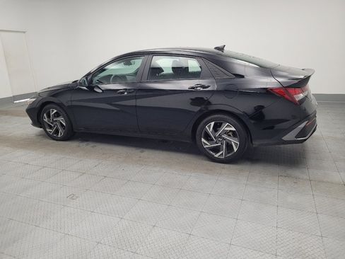 Used 2025 Hyundai Elantra Sport FWD image 3