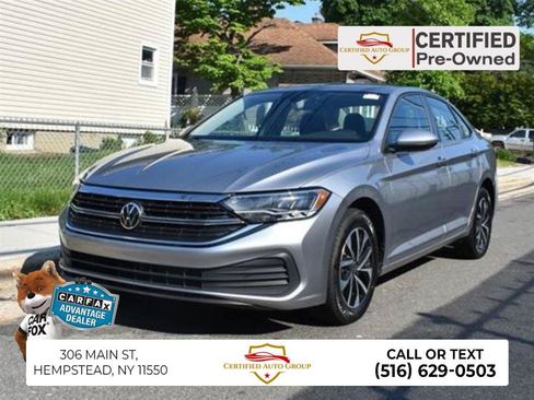 Used 2024 Volkswagen Jetta SE FWD image 1