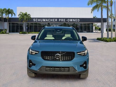 Certified 2025 Volvo XC40 B5 Ultra AWD/4WD image 2