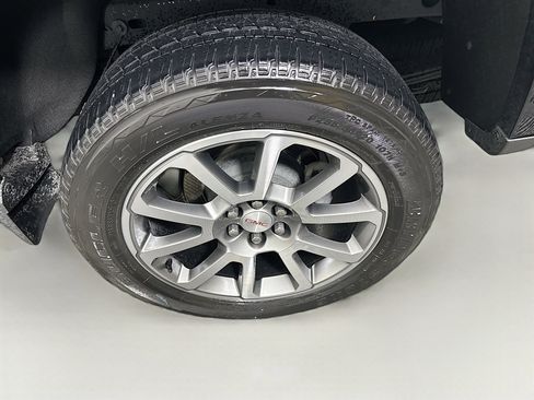 Used 2022 GMC Canyon Denali image 11