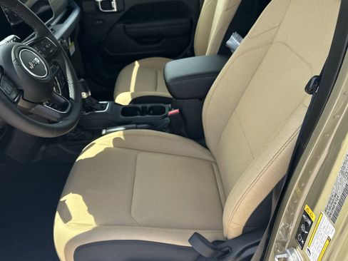 New 2026 Jeep Gladiator Willys AWD/4WD image 14