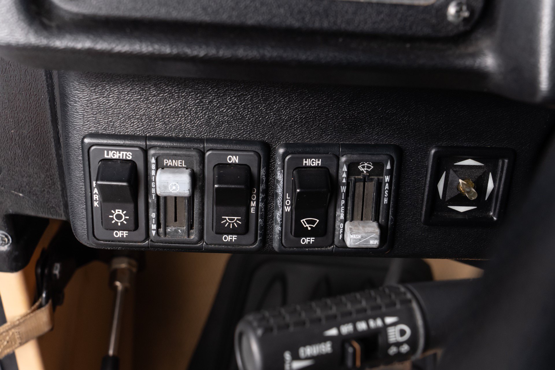 Used 2001 HUMMER H1 4-Door Open Top AWD/4WD image 46