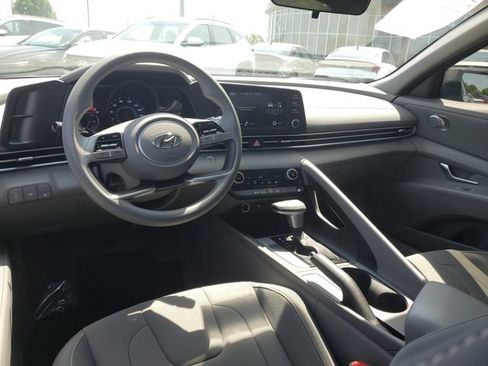 Certified 2023 Hyundai Elantra SEL FWD image 8