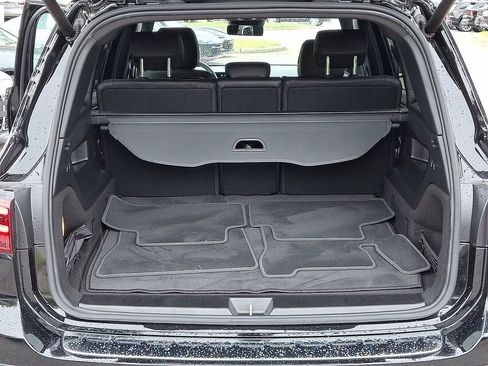 Used 2024 Mercedes-Benz GLB 250 4MATIC image 31