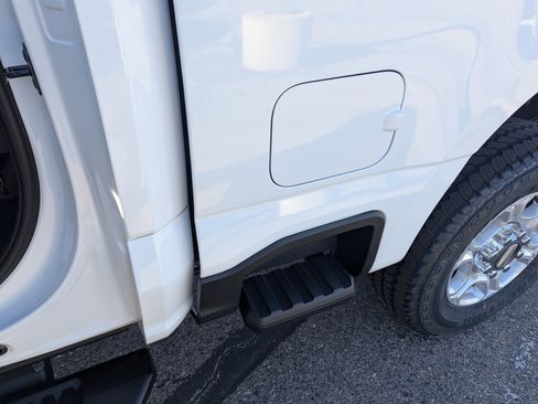 New 2026 Ford F250 XLT w/ XLT Premium Package AWD/4WD image 9