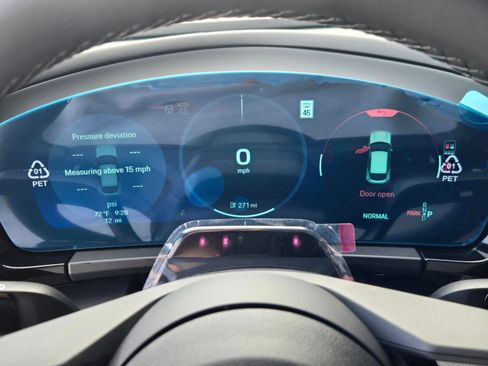 New 2026 Porsche Macan 4 Electric AWD/4WD image 24
