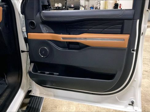 Certified 2023 Ford Expedition Max Platinum AWD/4WD image 23
