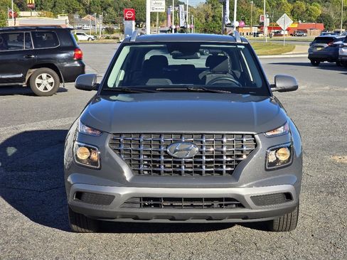 Used 2024 Hyundai Venue SEL image 22
