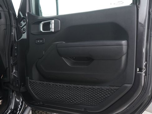 Used 2024 Jeep Wrangler Unlimited AWD/4WD image 9