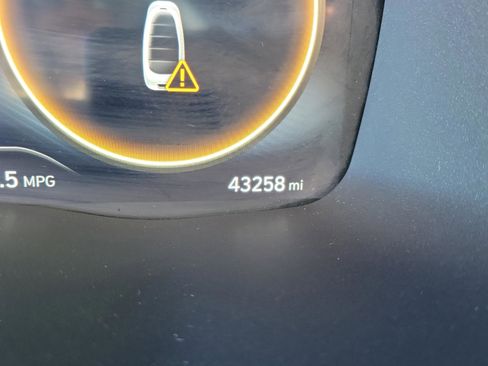 Certified 2023 Hyundai Santa Fe Limited image 19