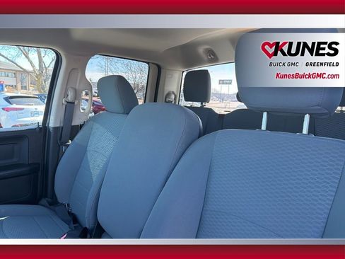 Used 2018 RAM 1500 Express image 18