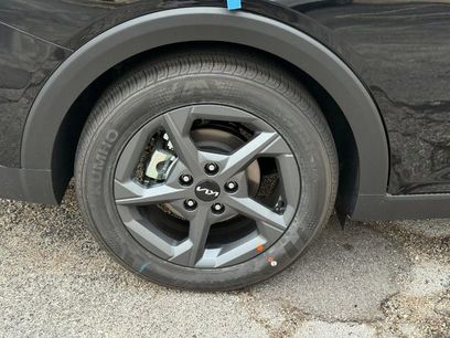 New 2025 Kia K4 LXS