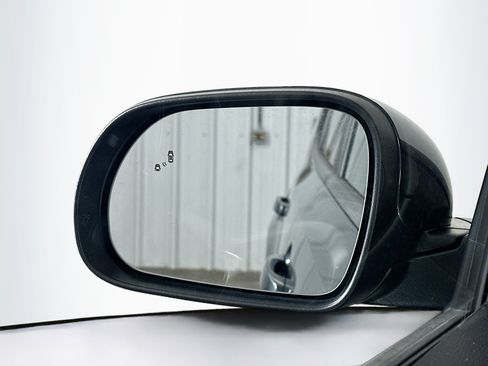 Used 2025 Kia Soul LX w/ LX Technology Package FWD image 16