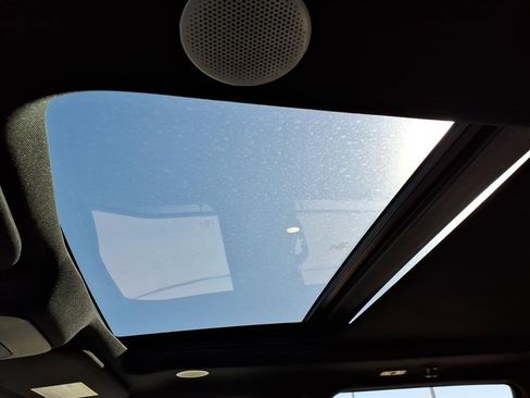 Used 2022 Ford F150 Lariat w/ Equipment Group 502A High image 11