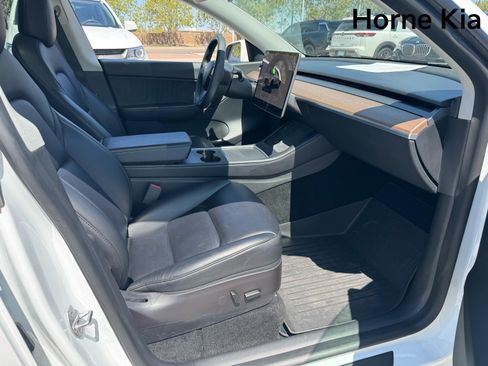 Used 2022 Tesla Model Y Performance AWD/4WD image 25