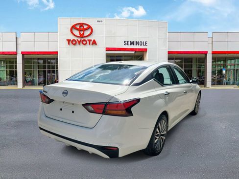 Used 2025 Nissan Altima 2.5 SV FWD image 3