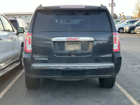 Used 2016 GMC Yukon Denali image 4