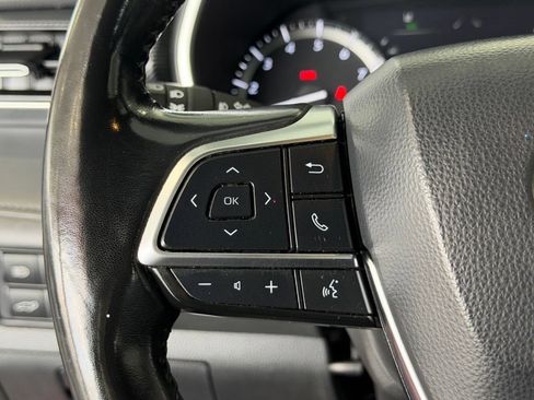 Used 2021 Toyota Highlander XSE FWD image 25