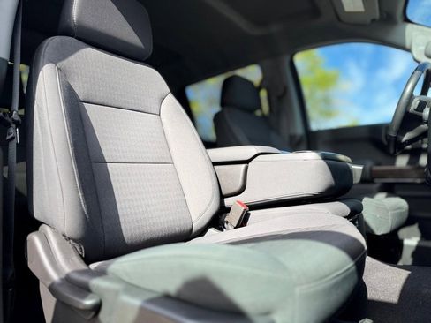 Used 2021 Chevrolet Silverado 1500 LT image 21