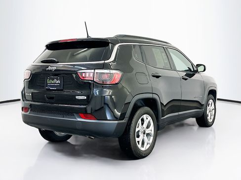Used 2025 Jeep Compass Latitude AWD/4WD image 9