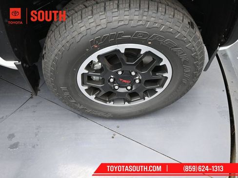 Used 2024 Toyota Tacoma TRD Off-Road w/ TRD Off Road Upgrade Package AWD/4WD image 37