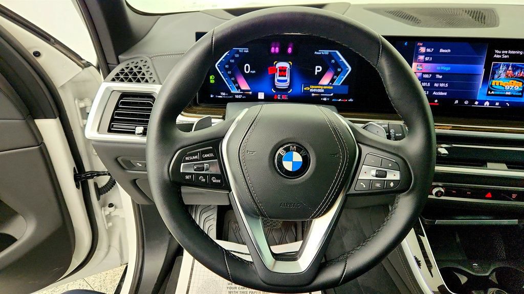 Used 2025 BMW X5 xDrive40i AWD/4WD image 14