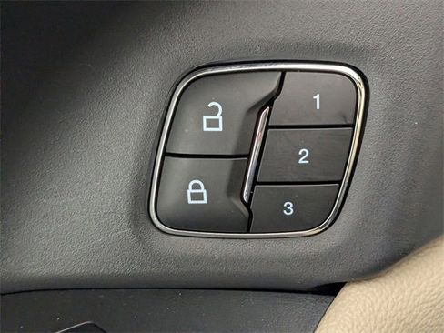 Used 2024 Ford Expedition Max Limited image 11