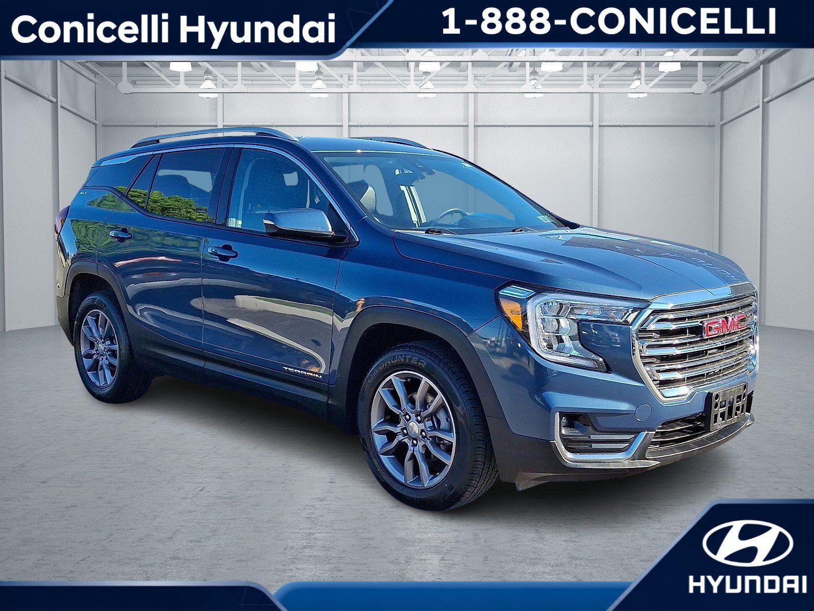 Used 2024 GMC Terrain SLT AWD/4WD image 1