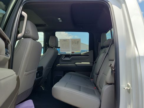 Used 2022 GMC Sierra 1500 SLT w/ SLT Premium Plus Package AWD/4WD image 12