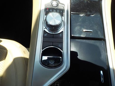 Used 2014 Jaguar XF 3.0 AWD/4WD image 21