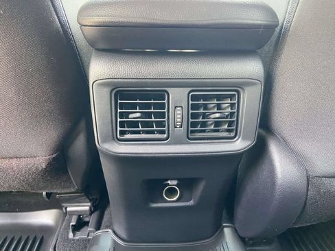 Used 2022 Toyota RAV4 LE AWD/4WD image 19