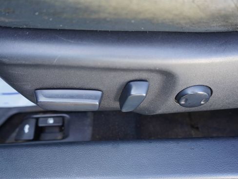 Used 2014 Toyota Camry SE FWD image 13