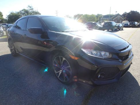 Used 2018 Honda Civic Sport image 3