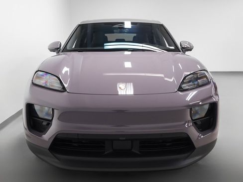 Certified 2025 Porsche Macan 4 Electric image 8