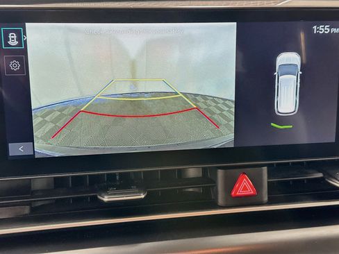 Used 2025 Kia Carnival FWD image 23