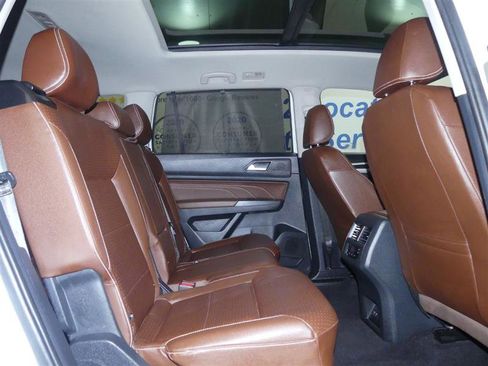 Used 2023 Volkswagen Atlas SE w/ Panoramic Sunroof Package image 21