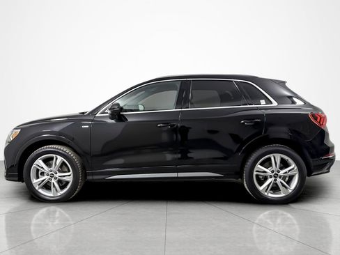 Used 2023 Audi Q3 2.0T Premium w/ Convenience Package image 2