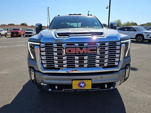 New 2026 GMC Sierra 3500 Denali w/ Denali Reserve Package image 8