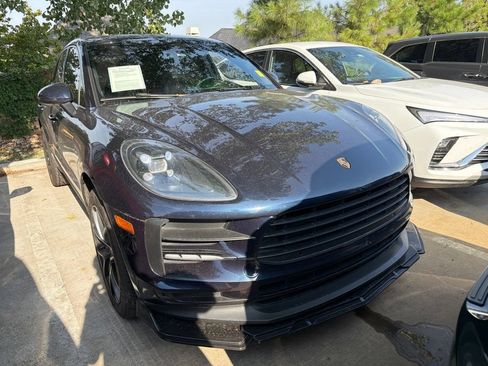 Used 2020 Porsche Macan AWD/4WD image 2