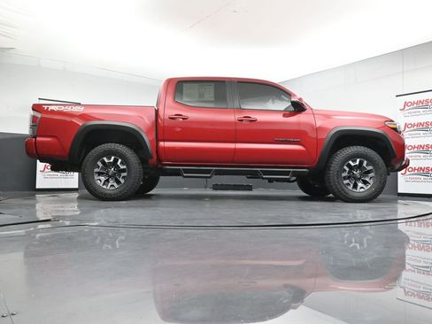 Used 2023 Toyota Tacoma TRD Off-Road w/ TRD Premium Off Road Package AWD/4WD image 38