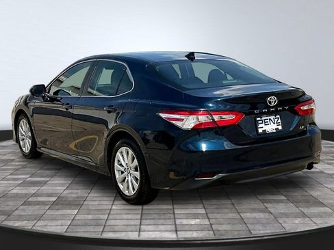 Used 2019 Toyota Camry LE FWD image 5