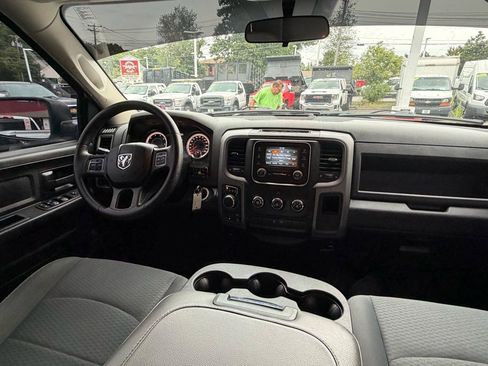 Used 2017 RAM 1500 Express AWD/4WD image 30