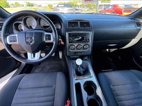 Used 2014 Dodge Challenger R/T RWD image 7