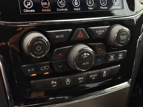 Used 2021 Jeep Grand Cherokee Trailhawk w/ Premium Lighting Group AWD/4WD image 16
