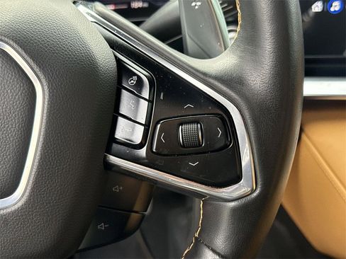 Used 2021 Chevrolet Corvette Stingray w/ Engine Appearance Package image 32