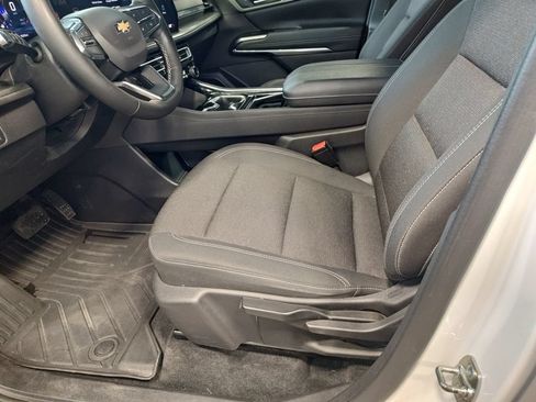Used 2024 Chevrolet Traverse LS FWD image 29