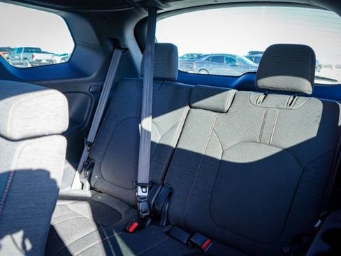 Used 2025 Honda Pilot Sport image 13