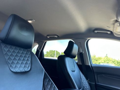 Used 2023 Ford Edge Titanium AWD/4WD image 17