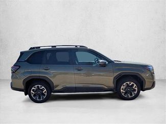New 2026 Subaru Forester Premium AWD/4WD video 4