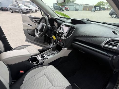 Used 2022 Subaru Forester AWD/4WD image 11